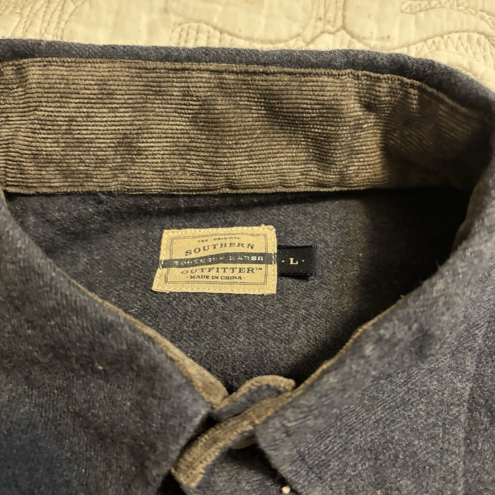 Southern Marsh Men's Large, Long Sleeve Blue Flannel Front Pockets Duck Logo - Picture 5 of 5